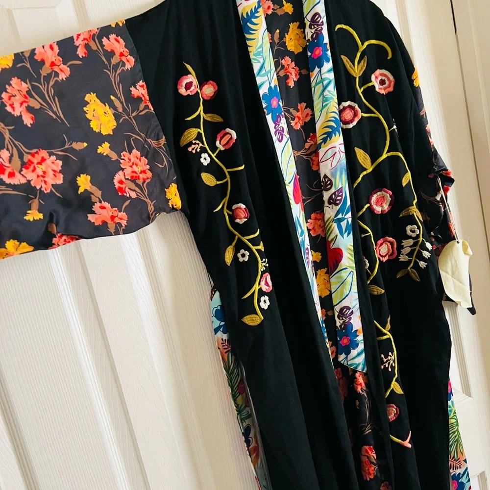 ARATTA Floral Embroidered Kimono - Picture 6 of 14